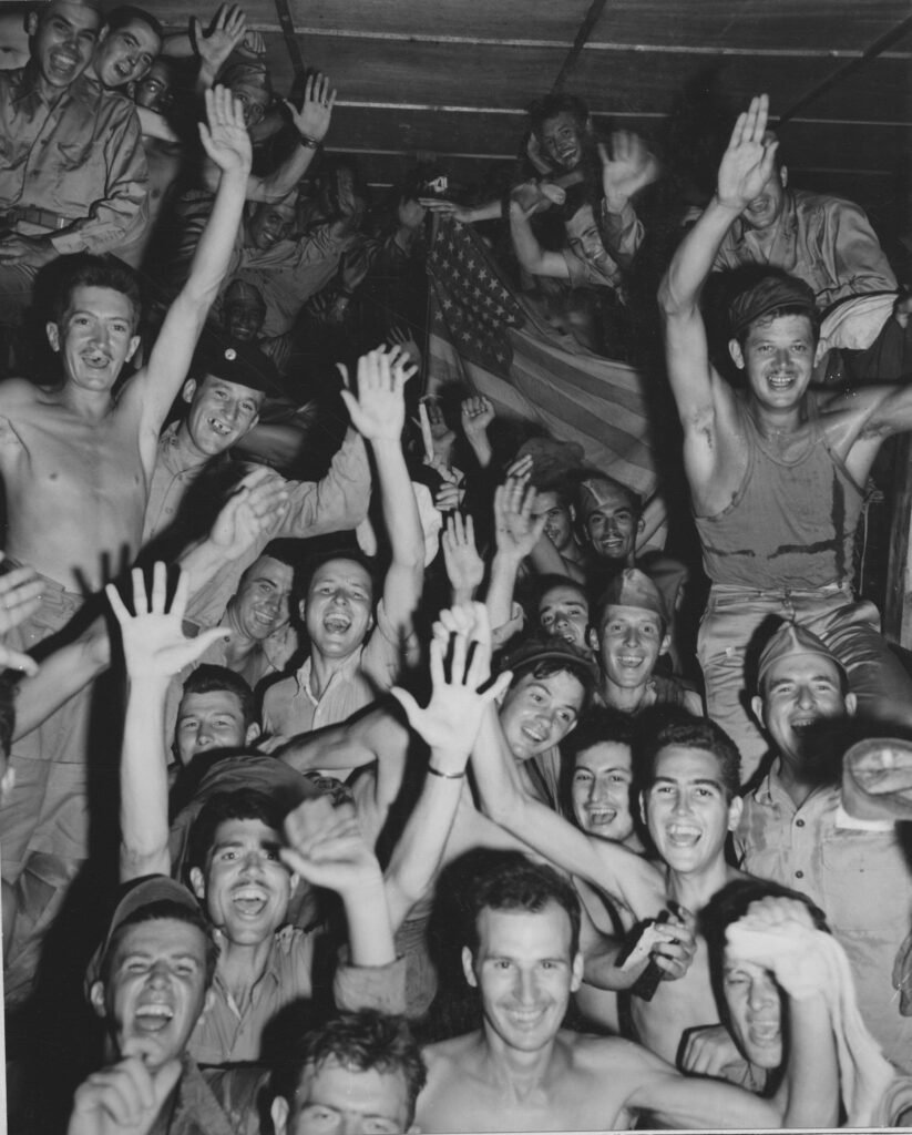 omori-pows-cheering_1945-08-29_80-G-490445